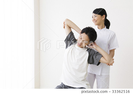 Body manipulator massage chiropractic osteopathic male white back 33362516