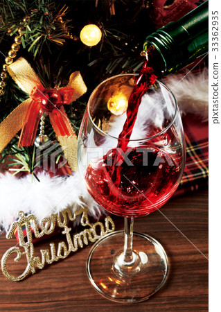 Christmas wine glass 33362935