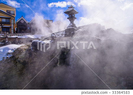 [Kusatsu Onsen, Gunma Prefecture] Yutaki Yutaki Falls with snowfall 33364583