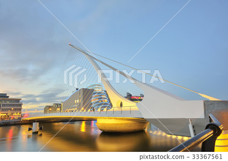 The Samuel Beckett Bridge The Samuel Beckett Bridge 33367561