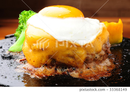 芝士漢堡和煎蛋 33368149