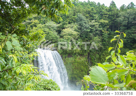 Shiraito waterfall near Mt. Fuji  in Fujinomiya 33368758
