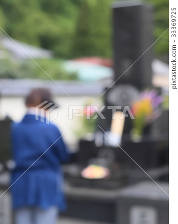 Visiting the Tomb of the Bon Festival Image Bokashi Visiting the Tomb of the Bon Festival Image Bokashi 33369725