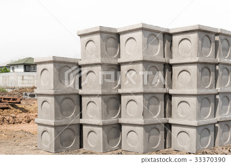 Concrete manholes. 33370390