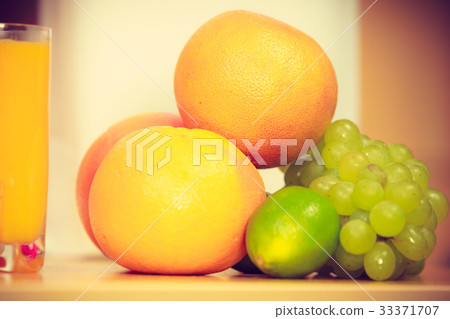 kitchen counter with many fruits 33371707