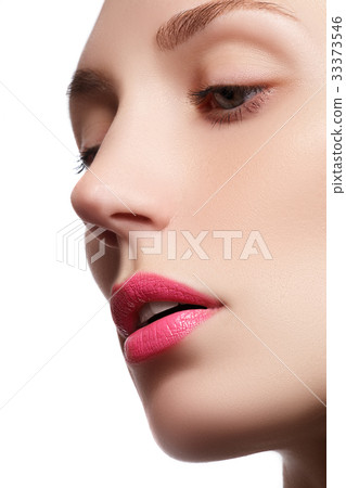 Portrait of young woman.Beauty fashion model. Portrait of young woman.Beauty fashion model. 33373546