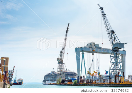 Shipyard at working to build a new ship. Shipyard at working to build a new ship. 33374982