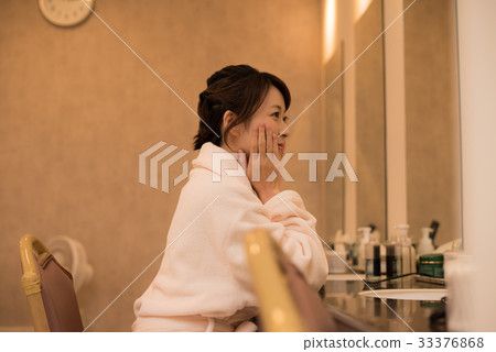 化妝室的女人 33376868