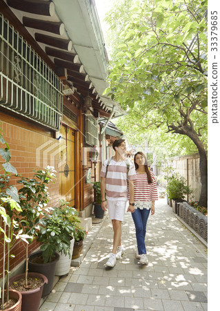 Couple, Bukchon Hanok Village, Jongno-gu, Seoul Couple, Bukchon Hanok Village, Jongno-gu, Seoul 33379685