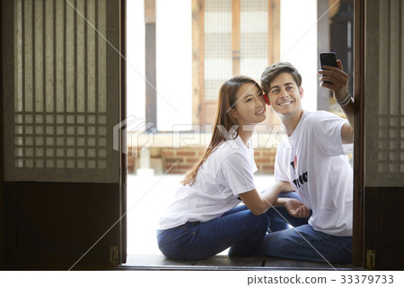Couple, Bukchon Hanok Village, Jongno-gu, Seoul 33379733