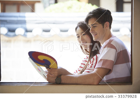 Couple, Bukchon Hanok Village, Jongno-gu, Seoul 33379928