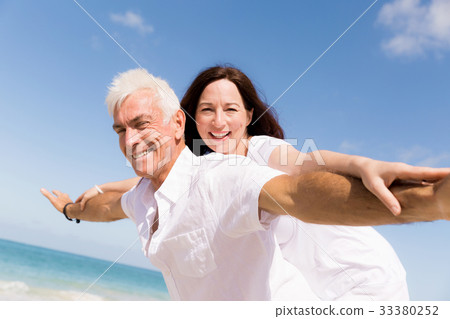 We will fly up the sky 33380252