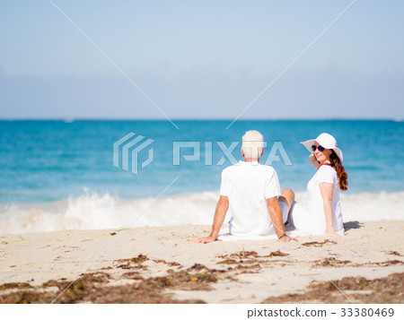 Just us and the ocean 33380469