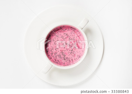 cold beetroot soup 33380843