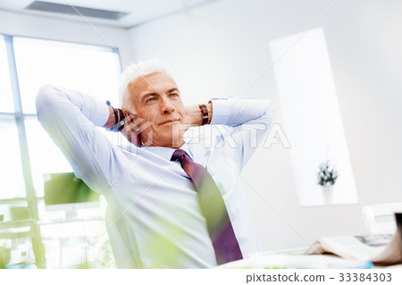 Few minutes to relax 33384303