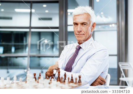 Thinking the next move 33384710