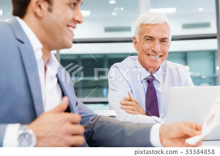 Working together effectively Working together effectively 33384858