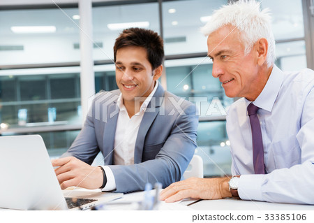 Working together effectively 33385106