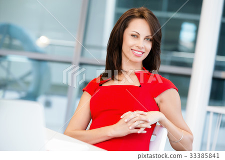 Modern successful business woman 33385841