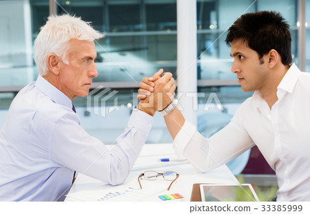 Who is the leader 33385999