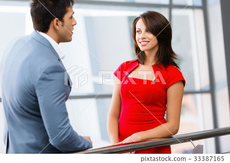 Two young business collegue in office 33387165