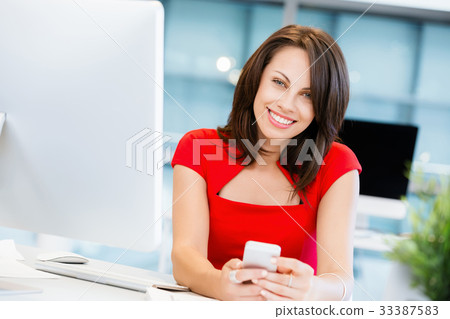 Modern successful business woman Modern successful business woman 33387583