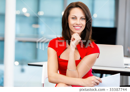 Modern successful business woman 33387744