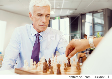 Strategic play 33388691