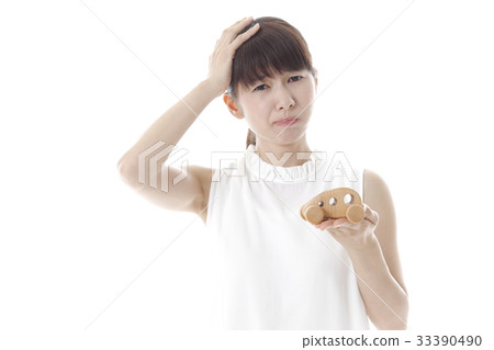 Woman with car trouble image 33390490