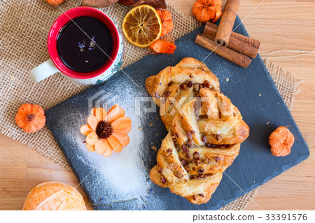 marple and pecan plait pastry marple and pecan plait pastry 33391576