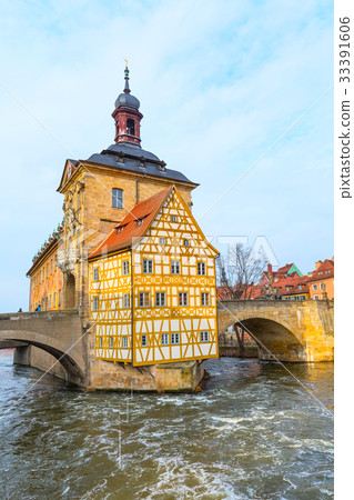 Obere bridge and Altes Rathaus in Bamberg, Germany Obere bridge and Altes Rathaus in Bamberg, Germany 33391606