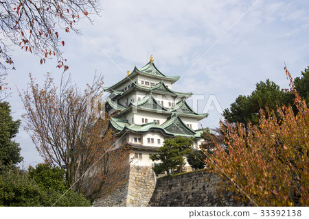 名古屋城堡在秋天 33392138