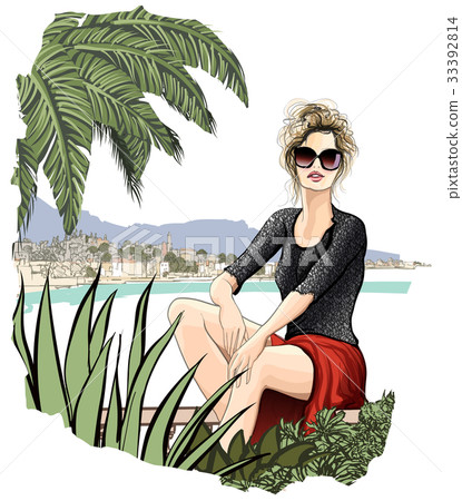 Tourist woman enjoying the sun 33392814