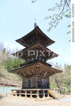 The triple tower of Aizu Hogyoji Temple (Aizu Misatocho) 33394941