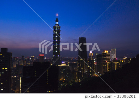 台北101夜景-照片素材（圖片） 33396201 - PIXTA圖庫