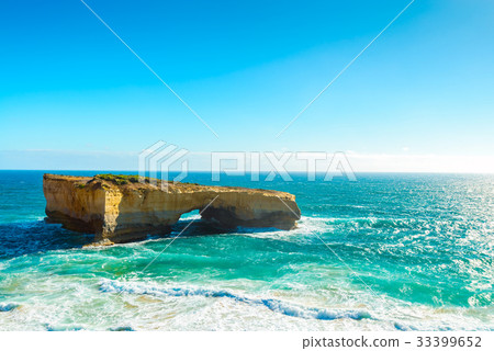 The London Bridge rock formation The London Bridge rock formation 33399652