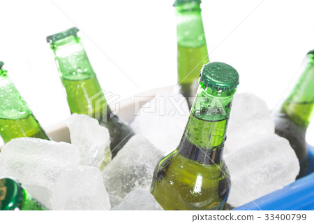 Fresh beer 33400799