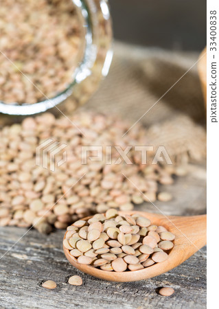 Dried lentils 33400838