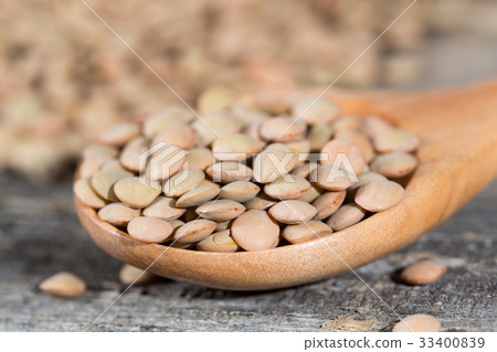 Dried lentils 33400839