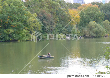 Dating in a boat 33404722