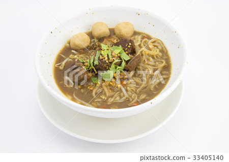 beef noodle soup 33405140