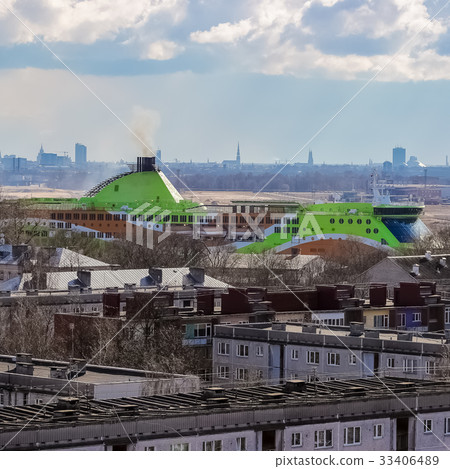 Green cruise liner Green cruise liner 33406489