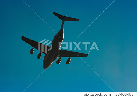 Passenger aircraft in the sky Passenger aircraft in the sky 33406493