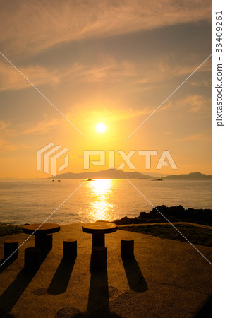 Sunset in the Seto Inland Sea 33409261