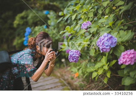 female, lady, woman 33410256