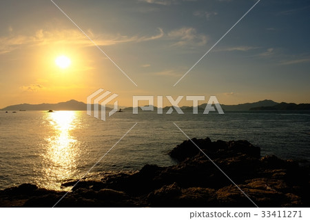 Sunset in the Seto Inland Sea 33411271