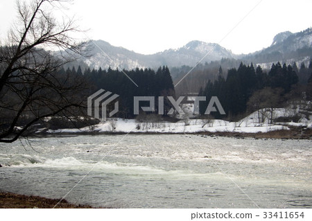 早春雪融化的風景 33411654
