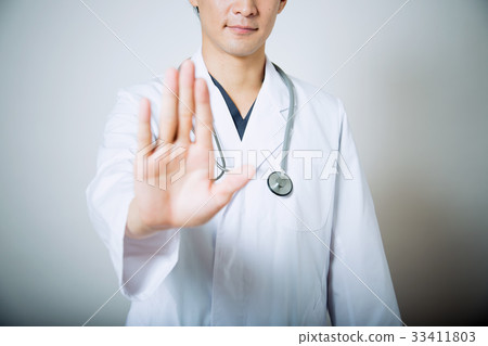 Medical staff (white coat) 33411803