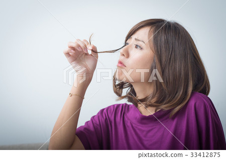 Damaged Hair 30s Woman 33412875