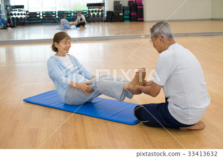 Gym active senior exercise image 33413632